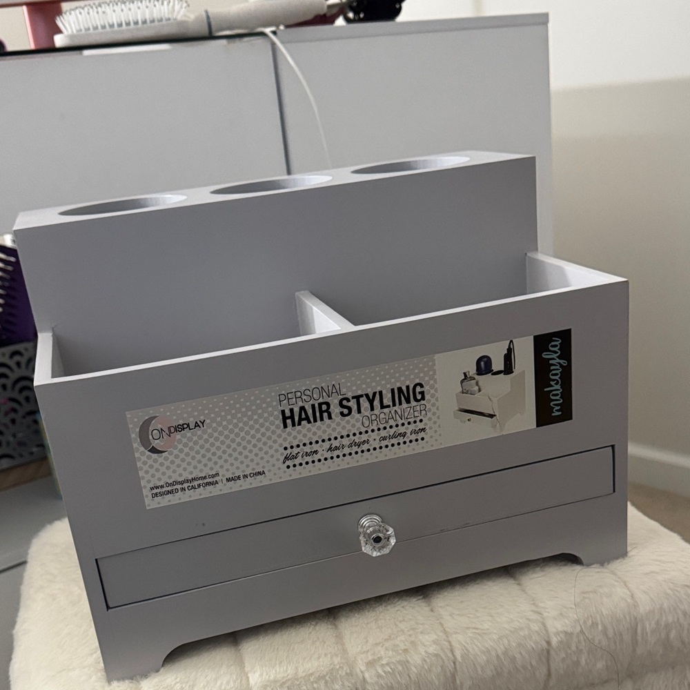 Gray Hair Styling Organizer